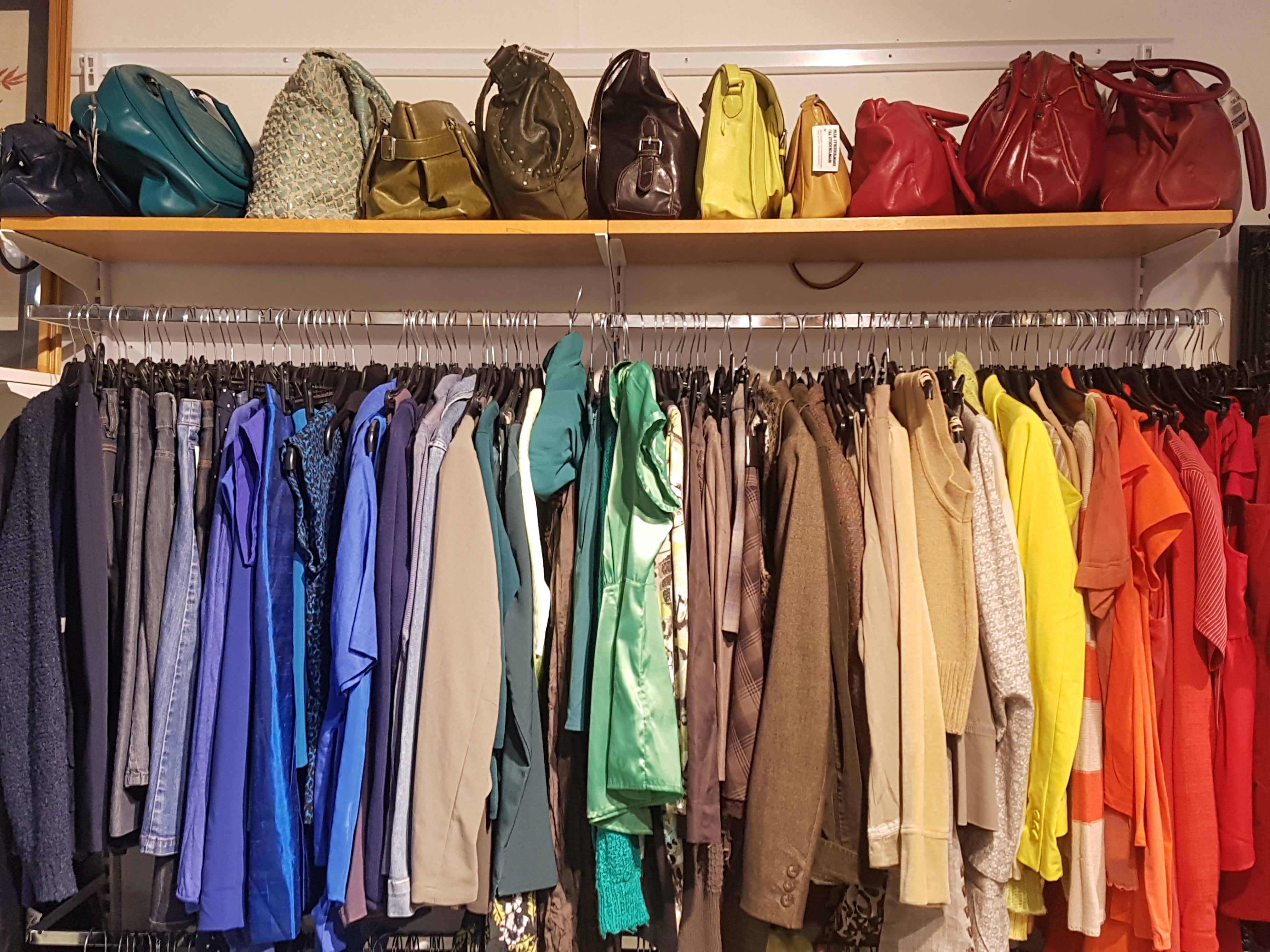 klädhäng i butik