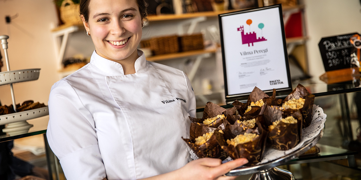 Vilma Peregi med sina bullar Äppeldröm Vilma Peregi med sina bullar Äppeldröm