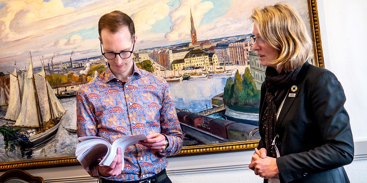 Socialborgarrådet Jan Jönsson och direktor Marika Markovits Stockholms Stadsmission Foto: Anna Z Ek Socialborgarrådet Jan Jönsson och direktor Marika Markovits Stockholms Stadsmission Foto: Anna Z Ek