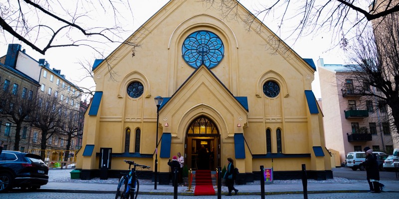 Den stora entrén på mötesplats Mariatorget.