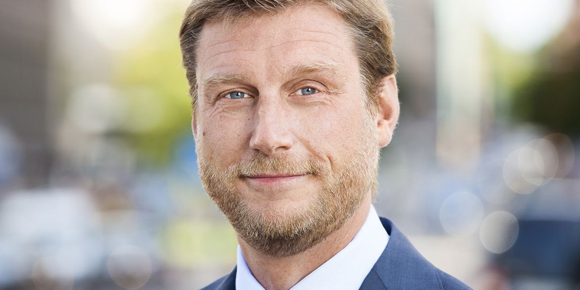 Einar Mattsson är huvudpartner till Stockholms Stadsmission. På bilden syns deras vd Stefan Ränk.