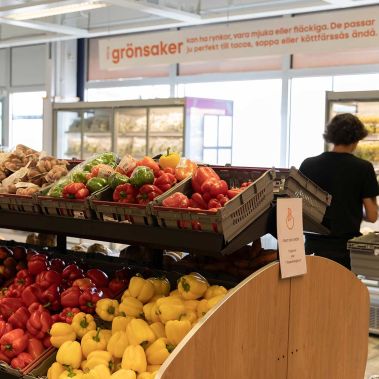 Bild på grönsaker i en Matmissionen-butik.