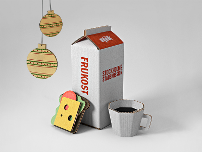 Yoghurtförpackning, smörgås och kaffekopp