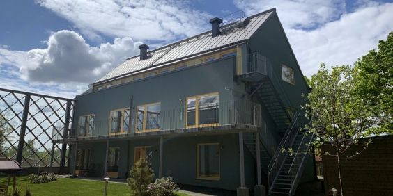 Gruppbostad Björksätra. Exteriörbild på Gruppbostad Björksätra som drivs av Stockholms Stadsmission