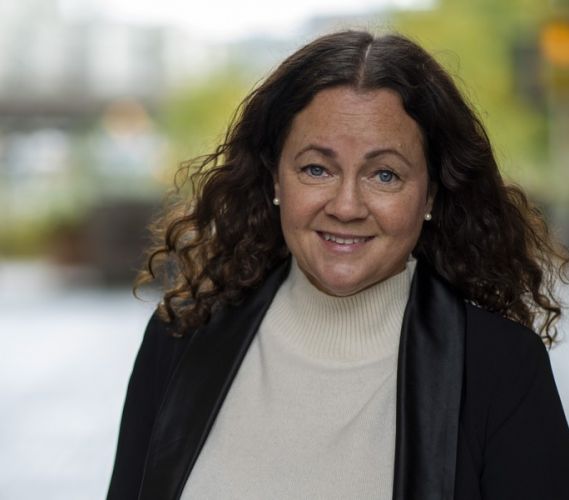 Stina Kelly von Essen är ny socialchef/områdeschef för social omsorg inom Stockholms Stadsmission. Foto: Robin Benigh