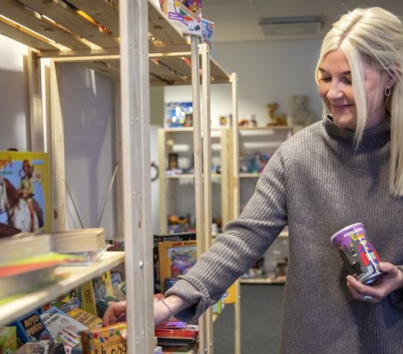 Stockholms Stadsmissions Julklappsbutik för barn, unga och familjer.