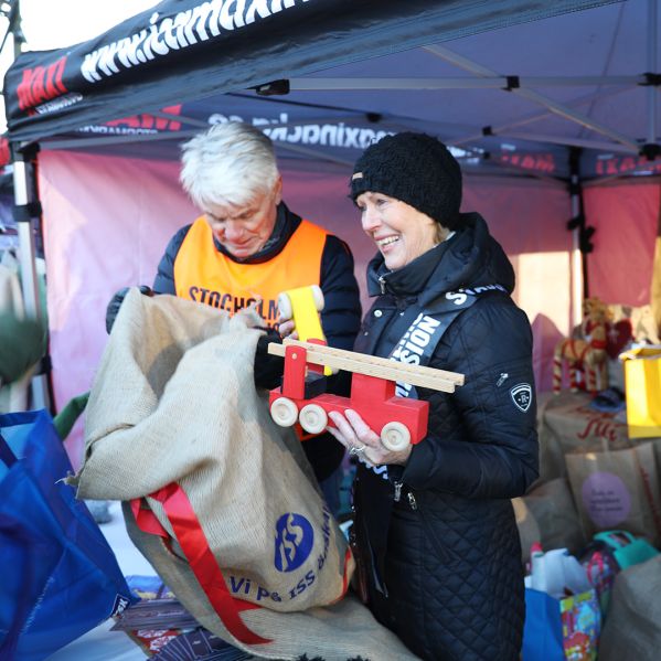 Julklappsinsamling på Stockholms godaste jullunch.