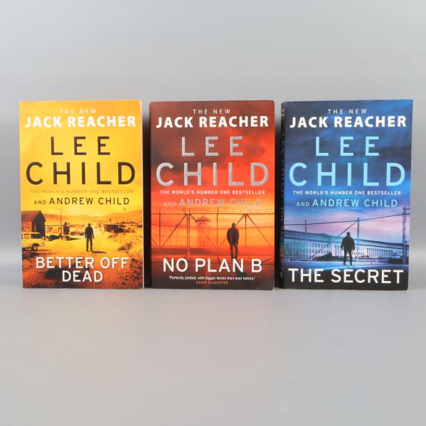 Tre Jack Reacher-pocketböcker av Lee Child och Andrew Child med färgstarka omslag