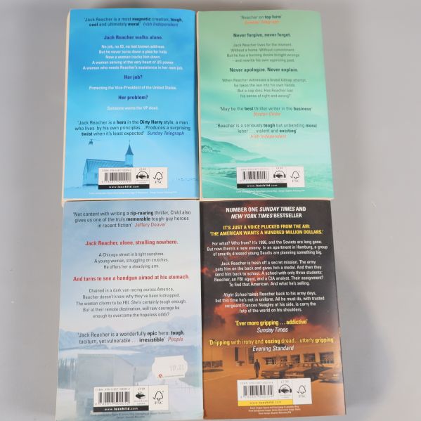 Baksidor på fyra Jack Reacher böcker med texter och ISBN-nummer synliga
