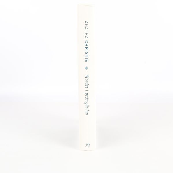 Bokrygg Mordet i prästgården av Agatha Christie i vitt