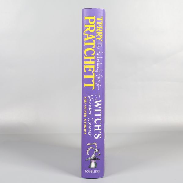 Bokrygg på The Witch's Vacuum Cleaner med titel och illustration