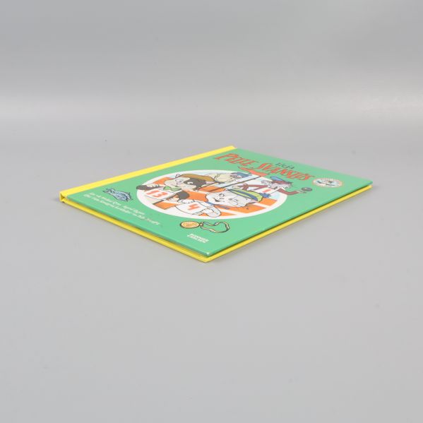 Heja Pelle Svanslös liggande stängd på ett bord