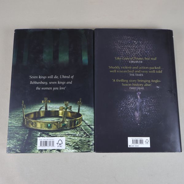 Baksidor av böckerna Death of Kings och The Pagan Lord