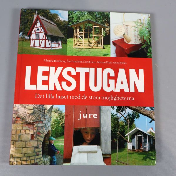 Bokomslag med bilder på olika lekstugor och tydlig röd titel