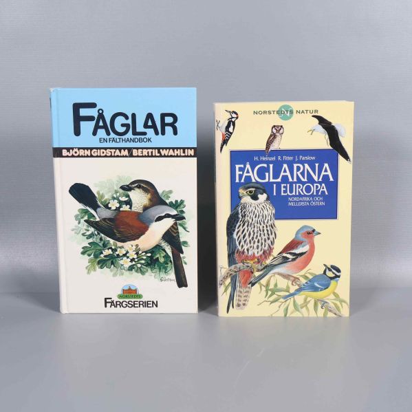 Fågelböcker framifrån