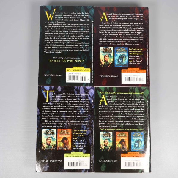 Baksidor av böckerna