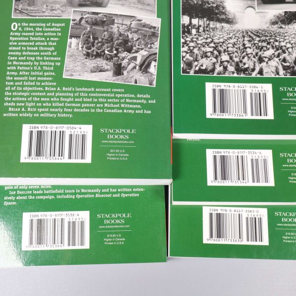 Närbild på ISBN och baksidor för fem böcker ur serien