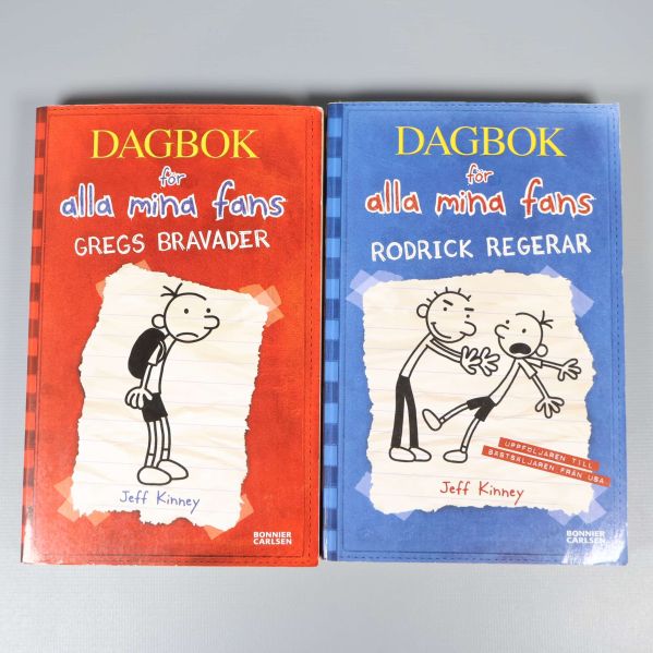 Framsidor på två böcker: Dagbok för alla mina fans Gregs bravader och Rodrick regerar