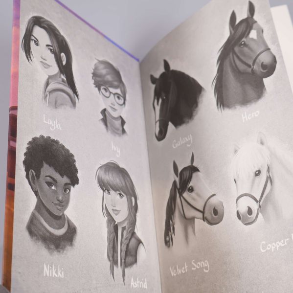 Innehållsbild ur boken med svartvita teckningar av karaktärer och hästar