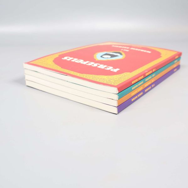 Staplade Persepolis-album, sett från sidan