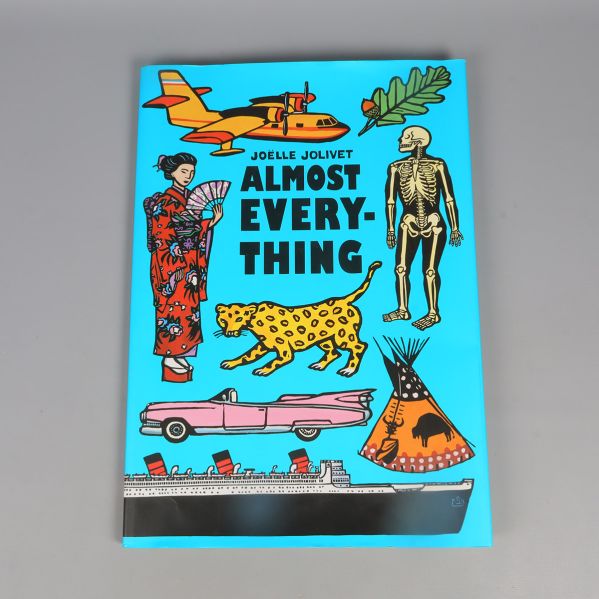 Framsidan av boken Almost Everything med tecknade illustrationer av djur, människa och föremål