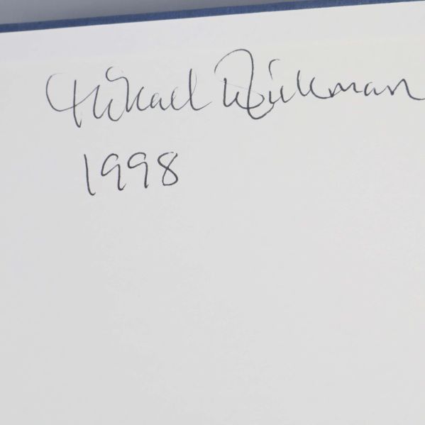 Namnteckning och årtal 1998 på bokens försättsblad