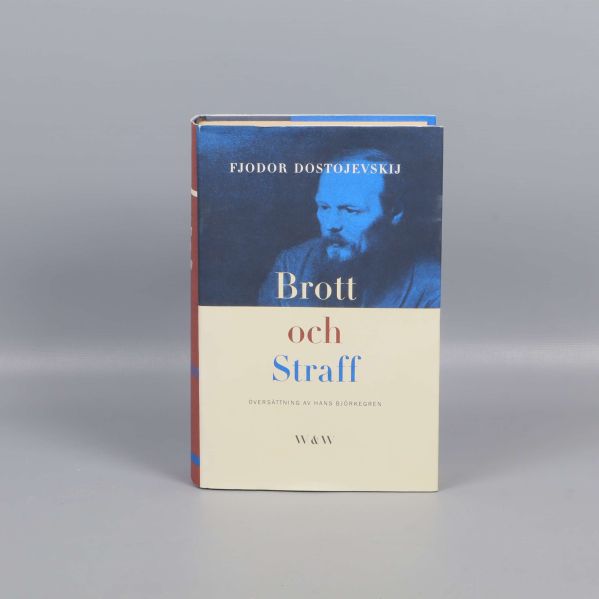 Framsida av Brott och straff med porträtt av författaren och tydlig titel