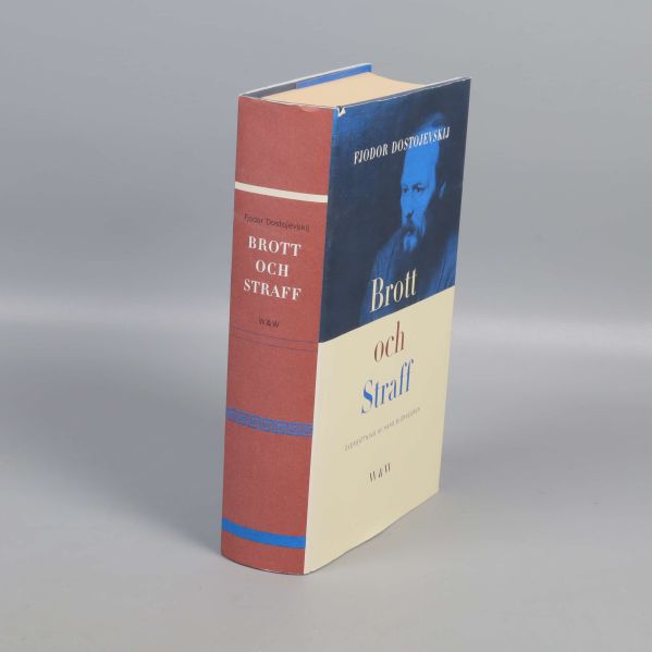Brott och straff stående med tydlig rygg och omslagsdesign