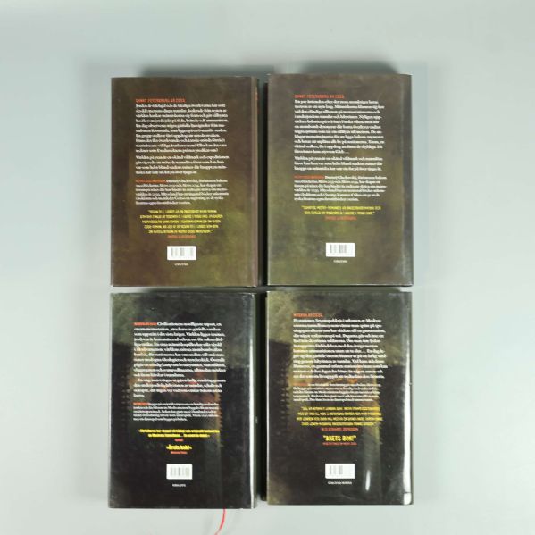 Baksidor av fyra böcker ur Metro 2033-universumet med text och streckkoder