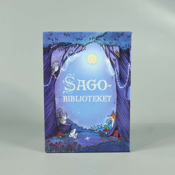 Framifrån på Sagobiblioteket box med djur och månljus