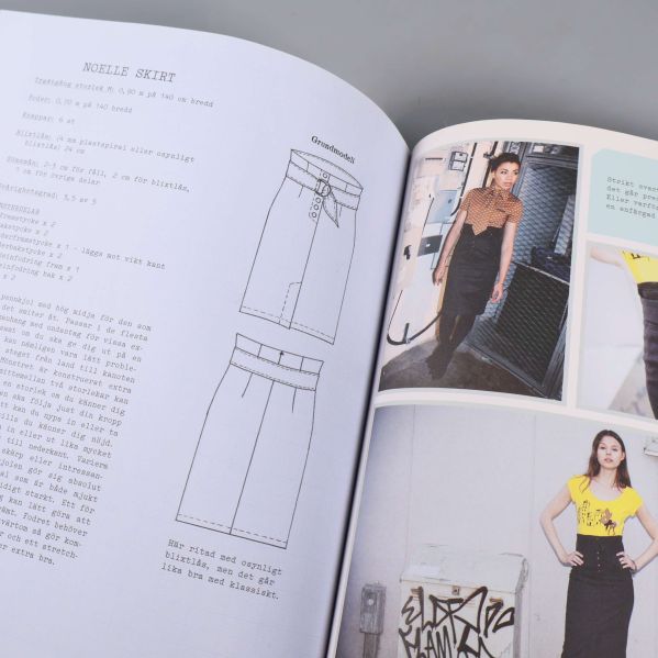 Uppslag med mönsterskiss och färgfoto på kjol