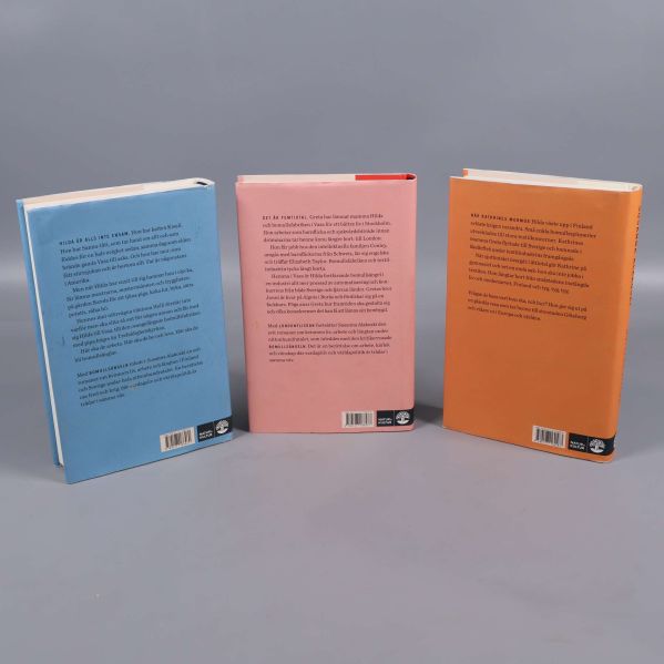 Baksidor på Susanna Alakoskis Bomullsängeln, Londonflickan och Dotterdottern med beskrivande text