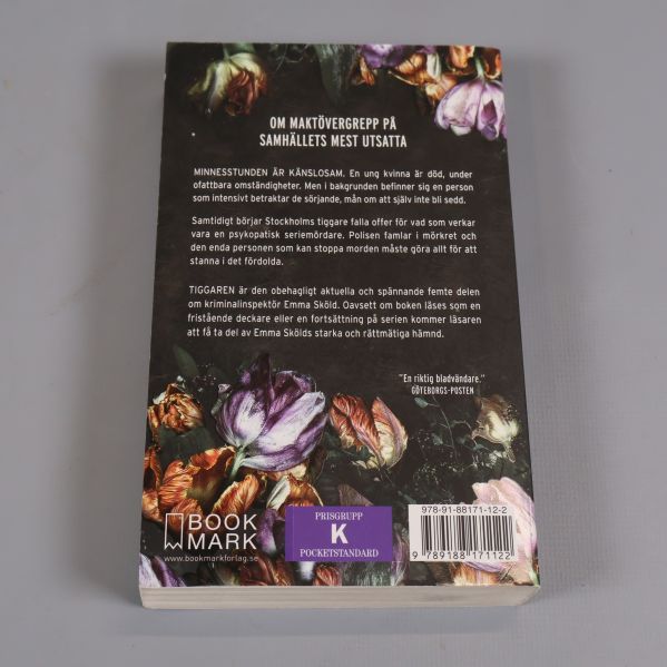 Baksida av boken Tiggaren med beskrivning och ISBN-nummer