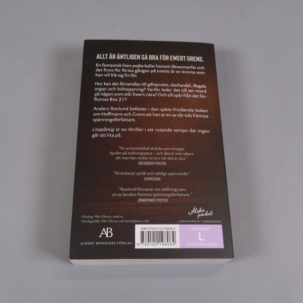 Baksida av pocketboken Lita på mig med beskrivning och ISBN
