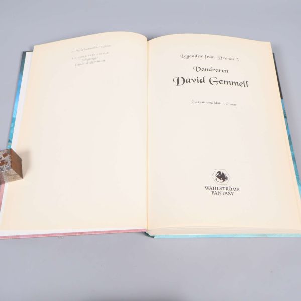 Titelsida ur boken Vandraren ur Legender från Drenai-serien