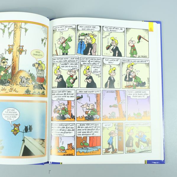 Uppslag från Hälge-seriebok med färglagda serierutor och pratbubblor