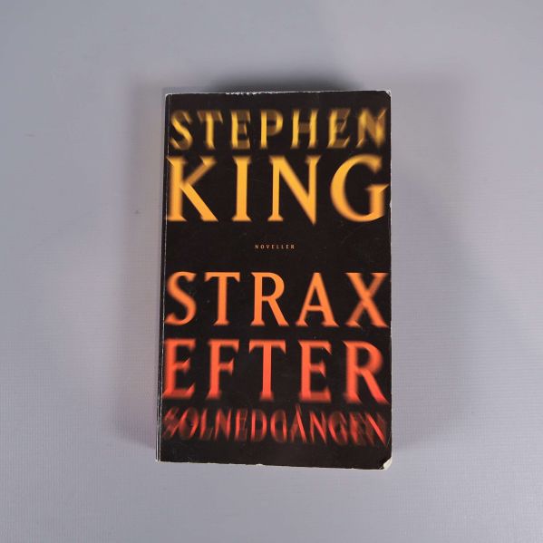 Framsidan av pocketbok med texten Stephen King Strax efter solnedgången