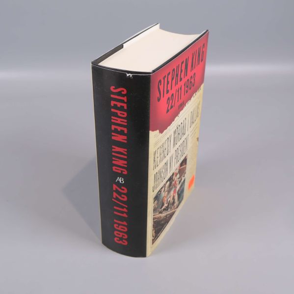 Rygg och framsida av romanen 22/11 1963 av Stephen King