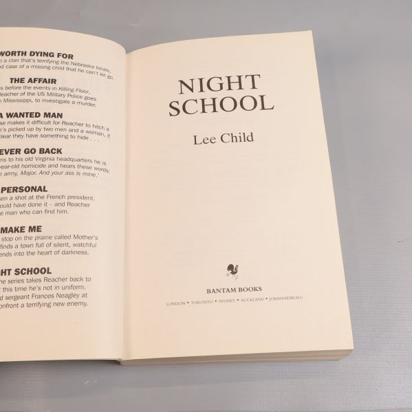 Titelblad i boken Night School av Lee Child