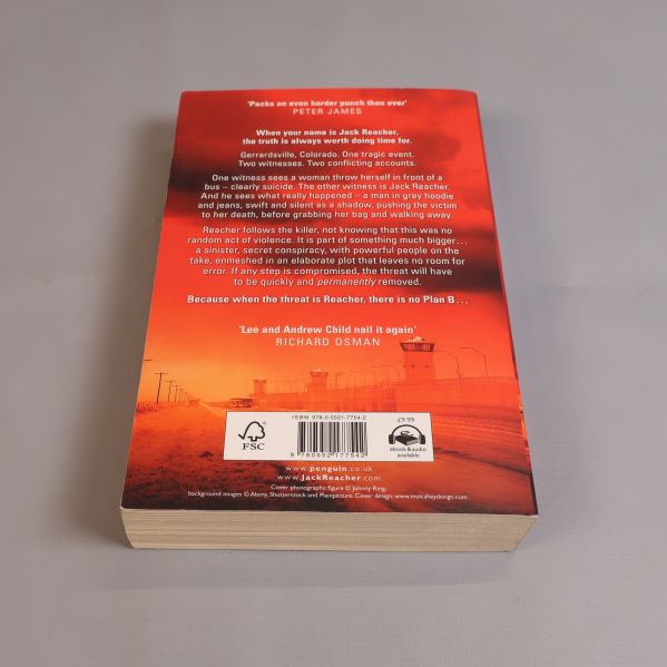 Baksida av pocketboken No Plan B med text och ISBN-nummer