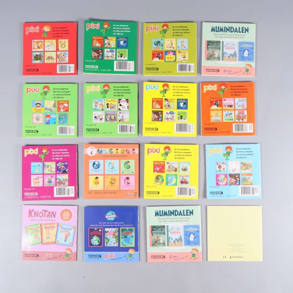 Baksidor av sexton Pixi-böcker med bokomslag och illustrationer