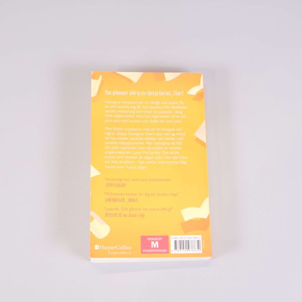 Baksida av boken Det kommer aldrig vara över för mig med sammanfattning och citat