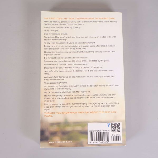 Baksidan av The summer proposal med beskrivande text och synlig ISBN-kod