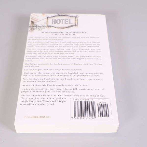 Baksidan av The Rivals med beskrivning och ISBN