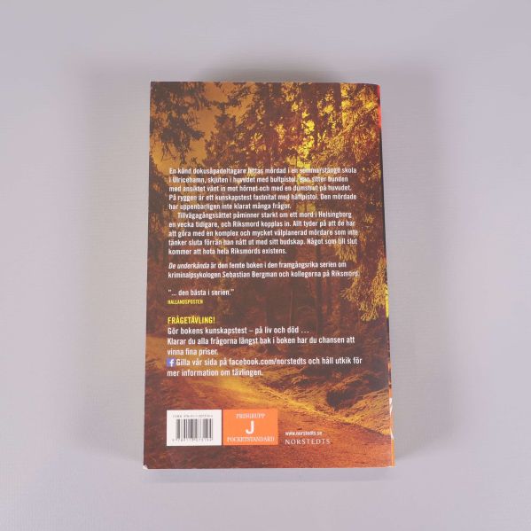 Baksida av De underkända av Hjorth Rosenfeldt med beskrivning och ISBN