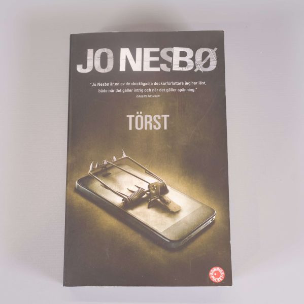 Framsida på pocketbok med titeln Törst av Jo Nesbø