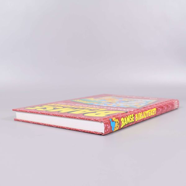Bamsebiblioteket volym 5 liggandes snett, visar boktjocklek