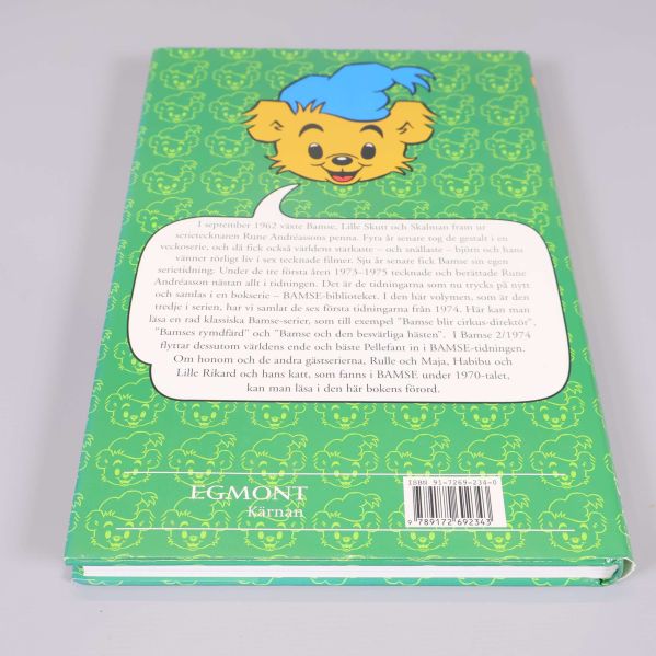 Baksida av Bamse biblioteket volym 3 med beskrivande text och illustration av Bamse