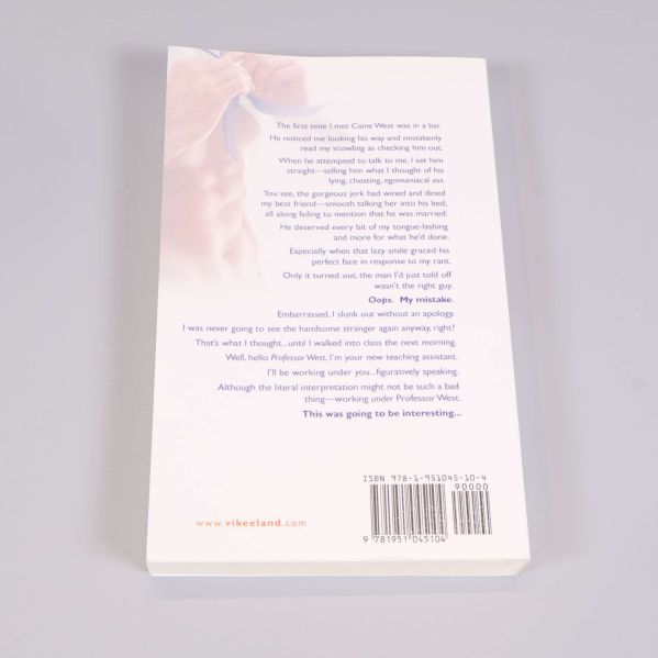 Baksida av Beautiful Mistake med sammanfattning och ISBN-nummer