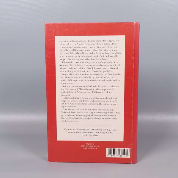 Baksida av Strindbergiana med text om innehåll och ISBN